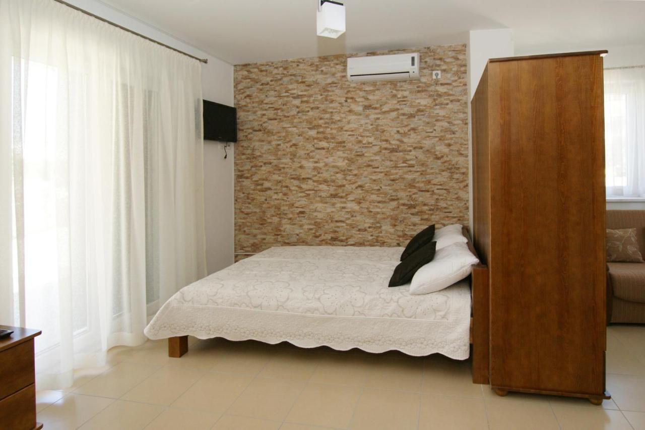 Villa Trio Srima Exteriér fotografie