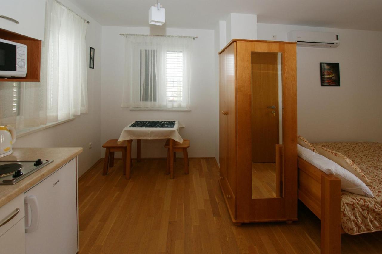 Villa Trio Srima Exteriér fotografie